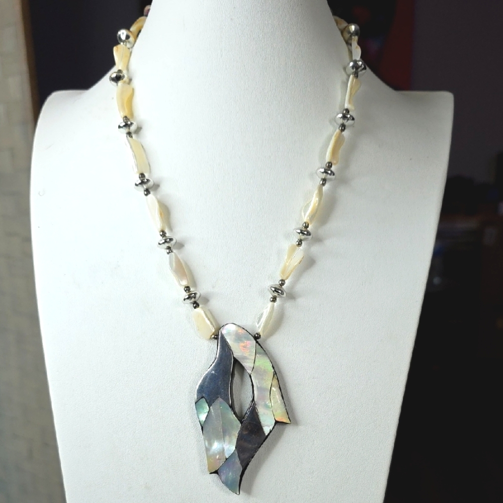 LEE SANDS NECKLACE